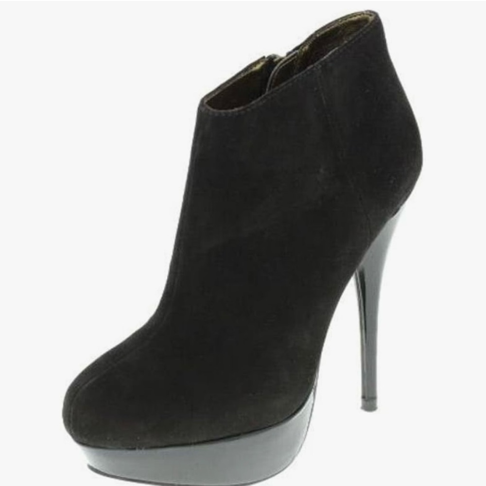 Steve Madden Chelseey Suede and Patent Platform Boot, Black, Size 9.5